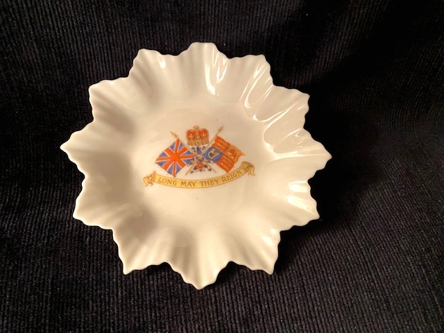 Rare Royalty Star Dish Long May They Reign